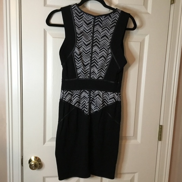 Bebe Black & White Sleeveless Bodycon Dress - S - Picture 5 of 11
